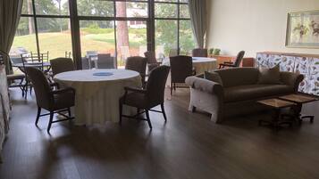 Free continental breakfast