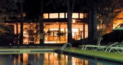 The Inn at Houndslake