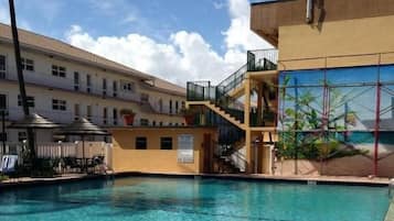 Outdoor pool, pool loungers