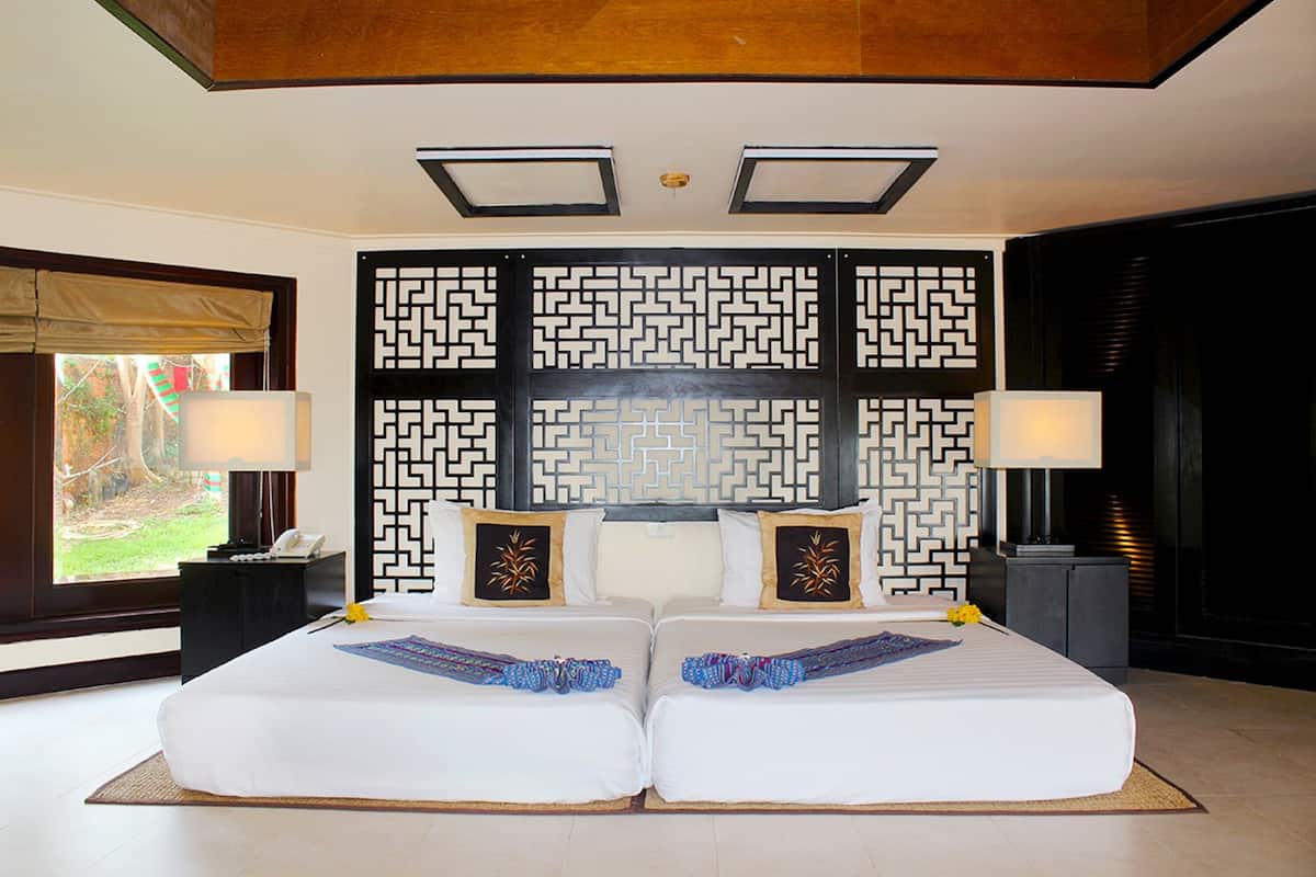 luxury garden view | 1 bedroom, premium bedding, pillow-top beds, minibar