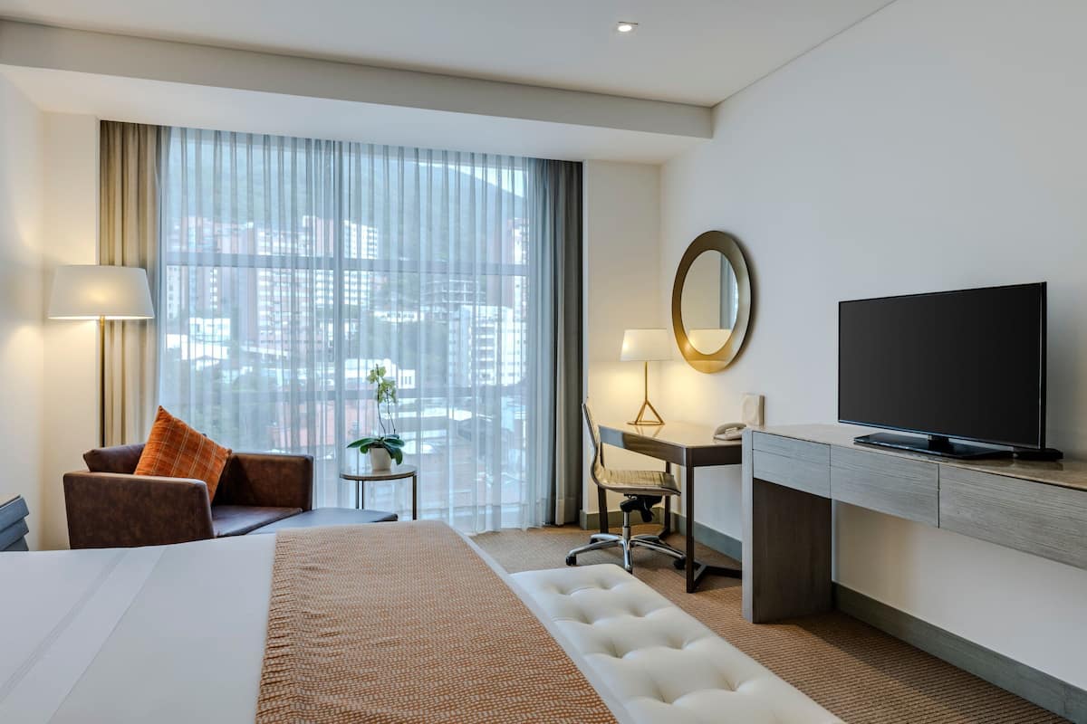 1 bedroom, egyptian cotton sheets, premium bedding, down duvets