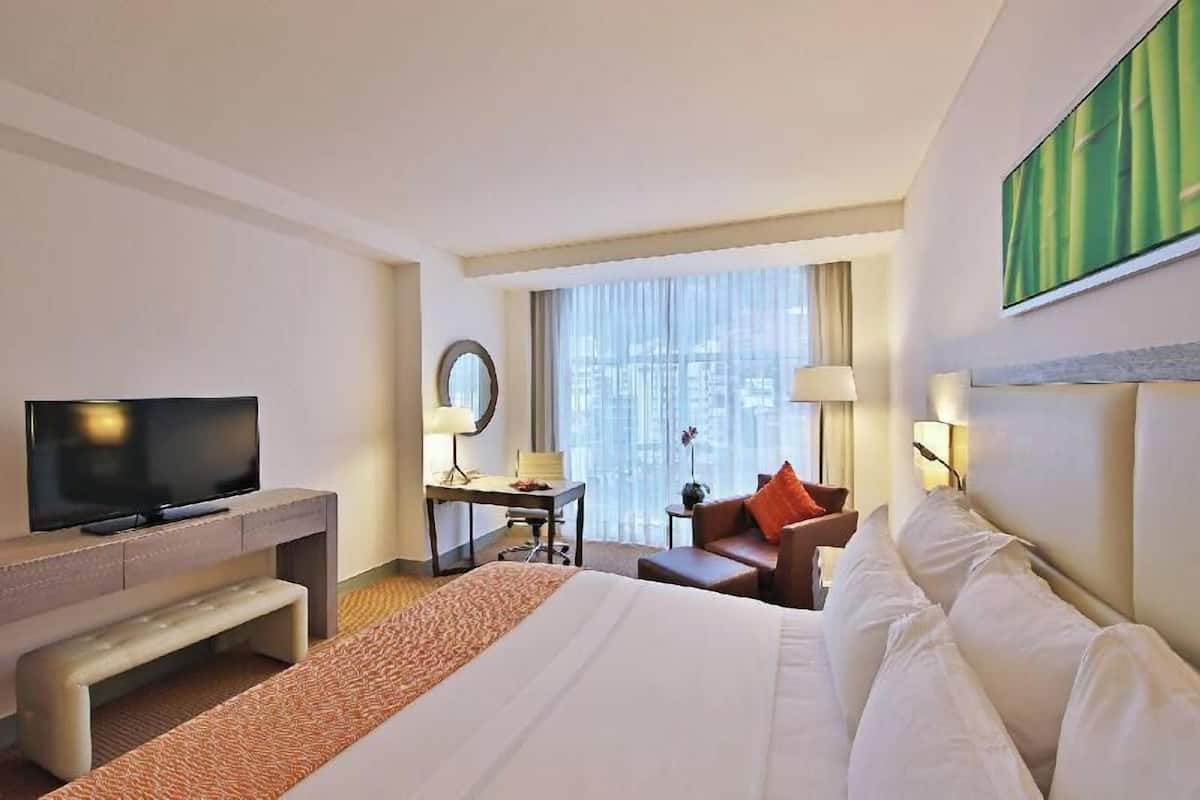 Egyptian cotton sheets, premium bedding, down comforters, pillowtop beds