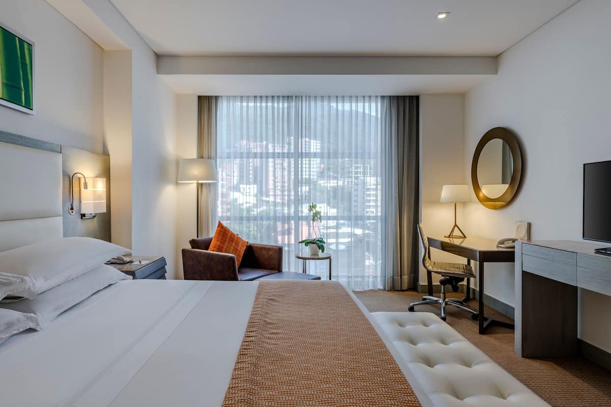 1 bedroom, egyptian cotton sheets, premium bedding, down duvets