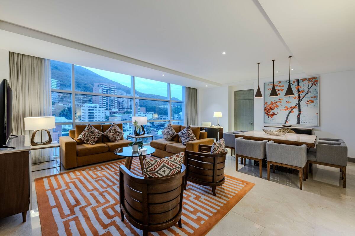 1 bedroom, egyptian cotton sheets, premium bedding, down duvets