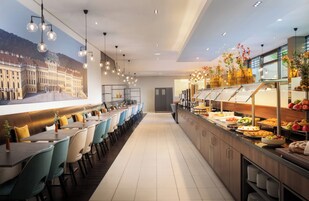 Päivittäinen buffetaamiainen (15 EUR per henkilö)