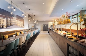 Dagelijks ontbijtbuffet (EUR 15 per persoon)