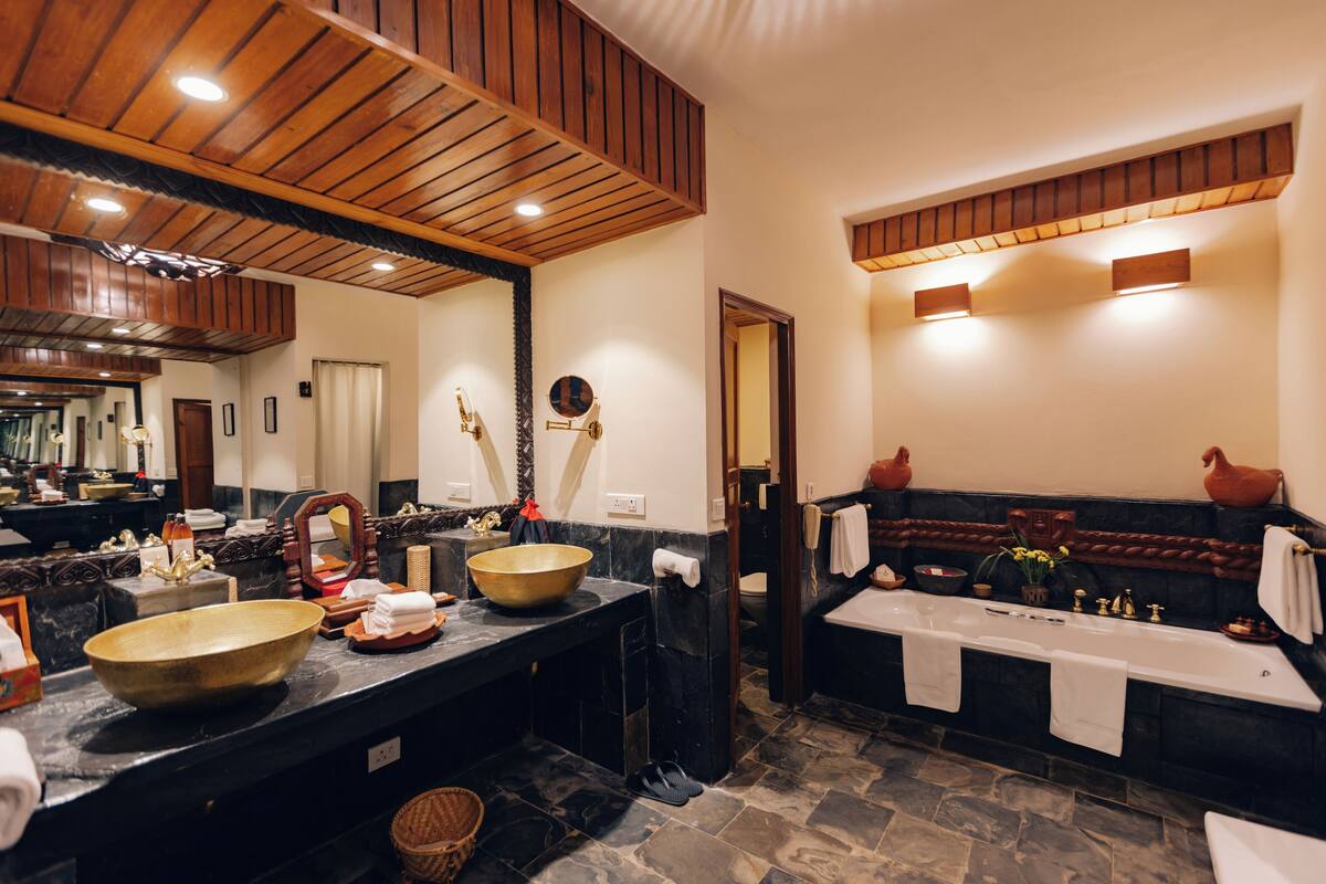 executive suites | bathroom | combined shower/bathtub, hair dryer, bathrobes, slippers