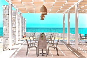 3 restaurants, spécialités Cuisine internationale