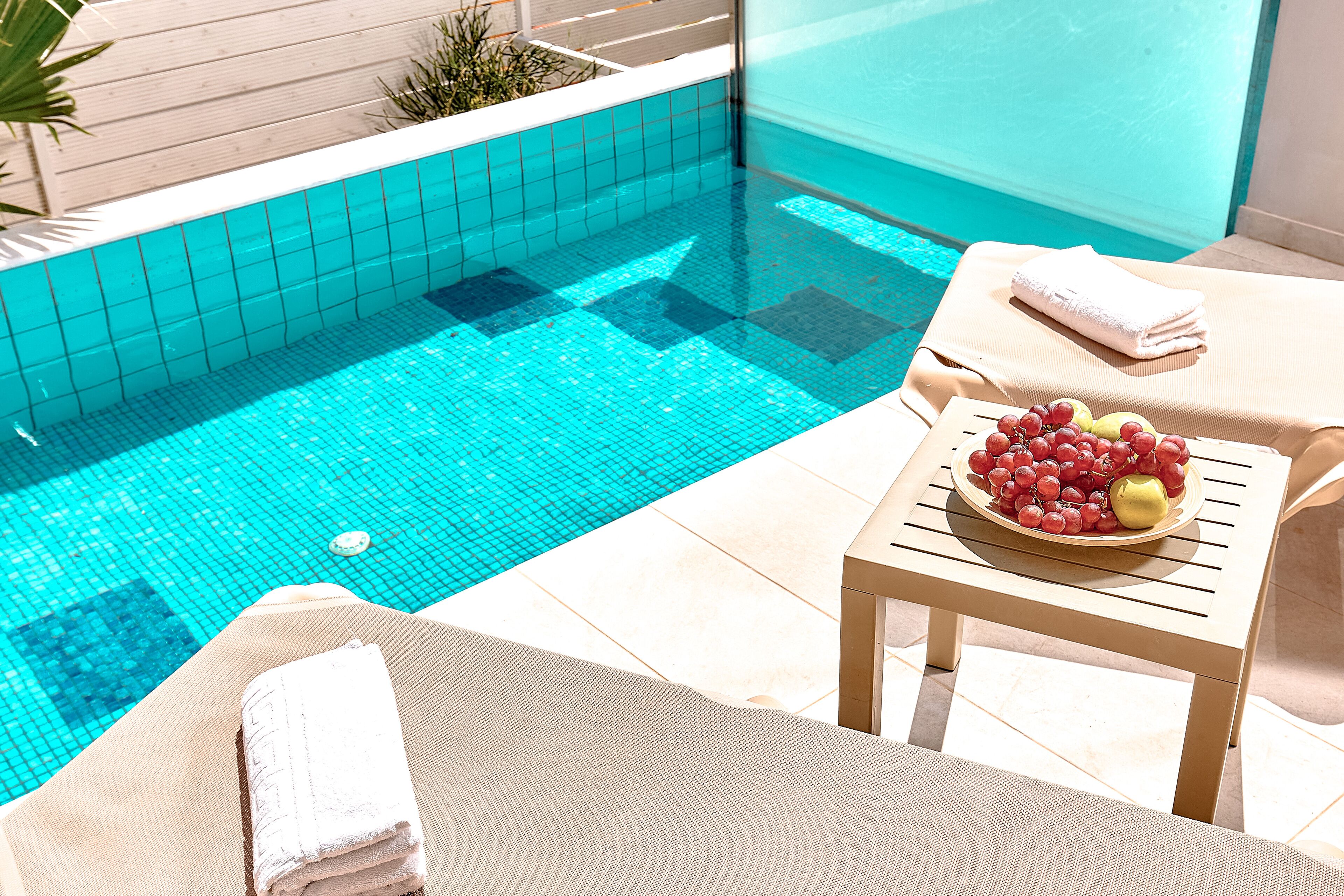 Family Suite with Private Pool | Allergikerbettwaren, WLAN, Bettwäsche