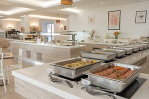 3 restaurants, spécialités Cuisine internationale