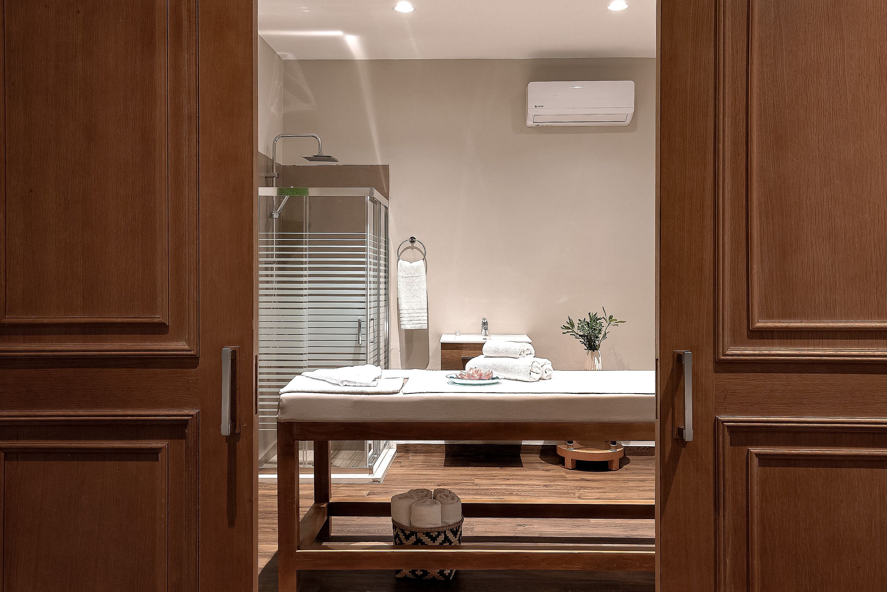 土耳其浴、身體療程、水療、芳香療法、熱石按摩、深層組織按摩