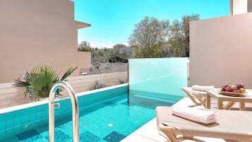 Family Suite Private Pool | 1 bedroom, WiFi, bed sheets