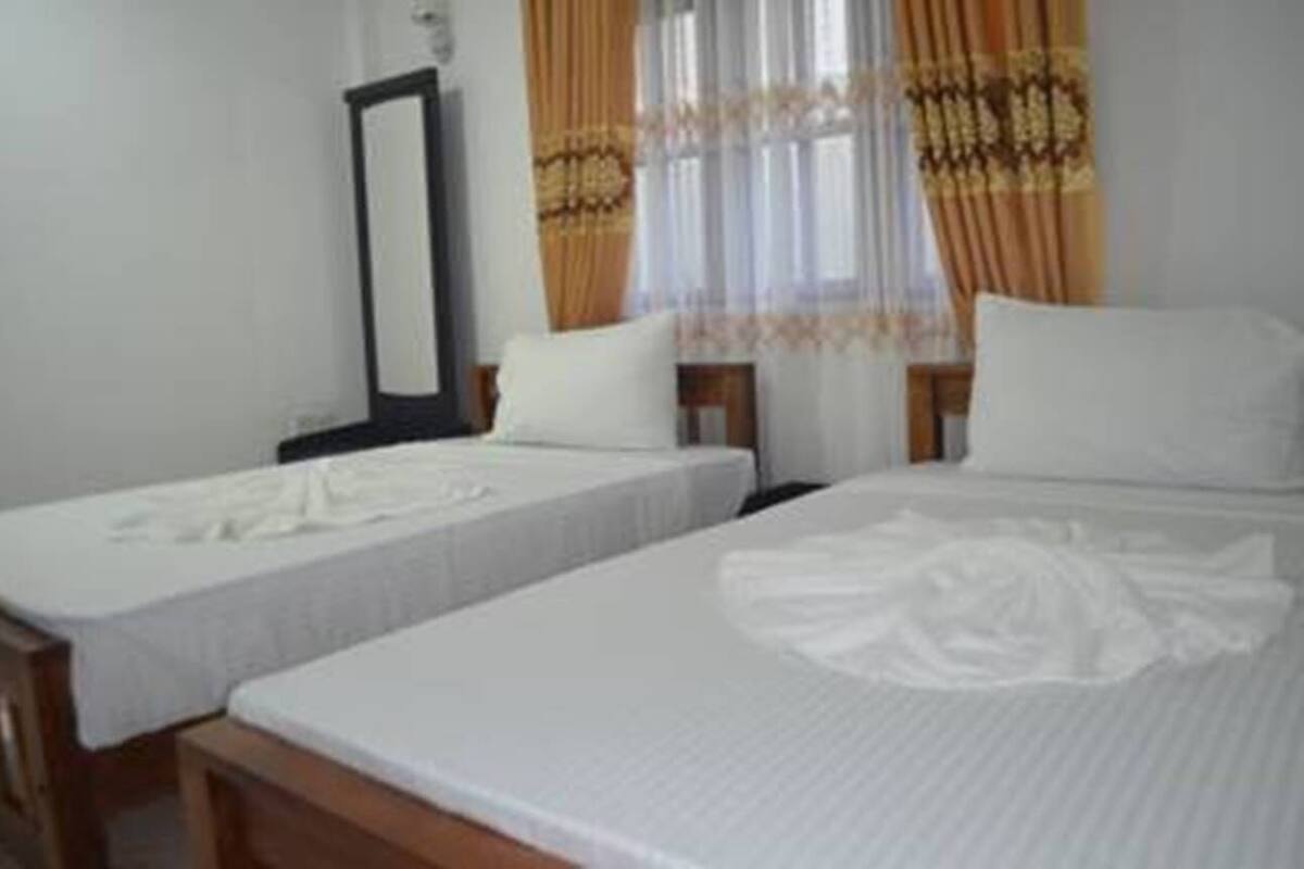 Premium bedding, minibar, desk, blackout curtains