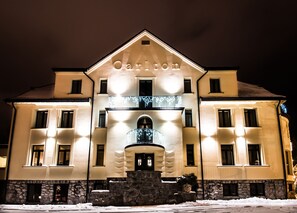 Fasade – kveld/natt