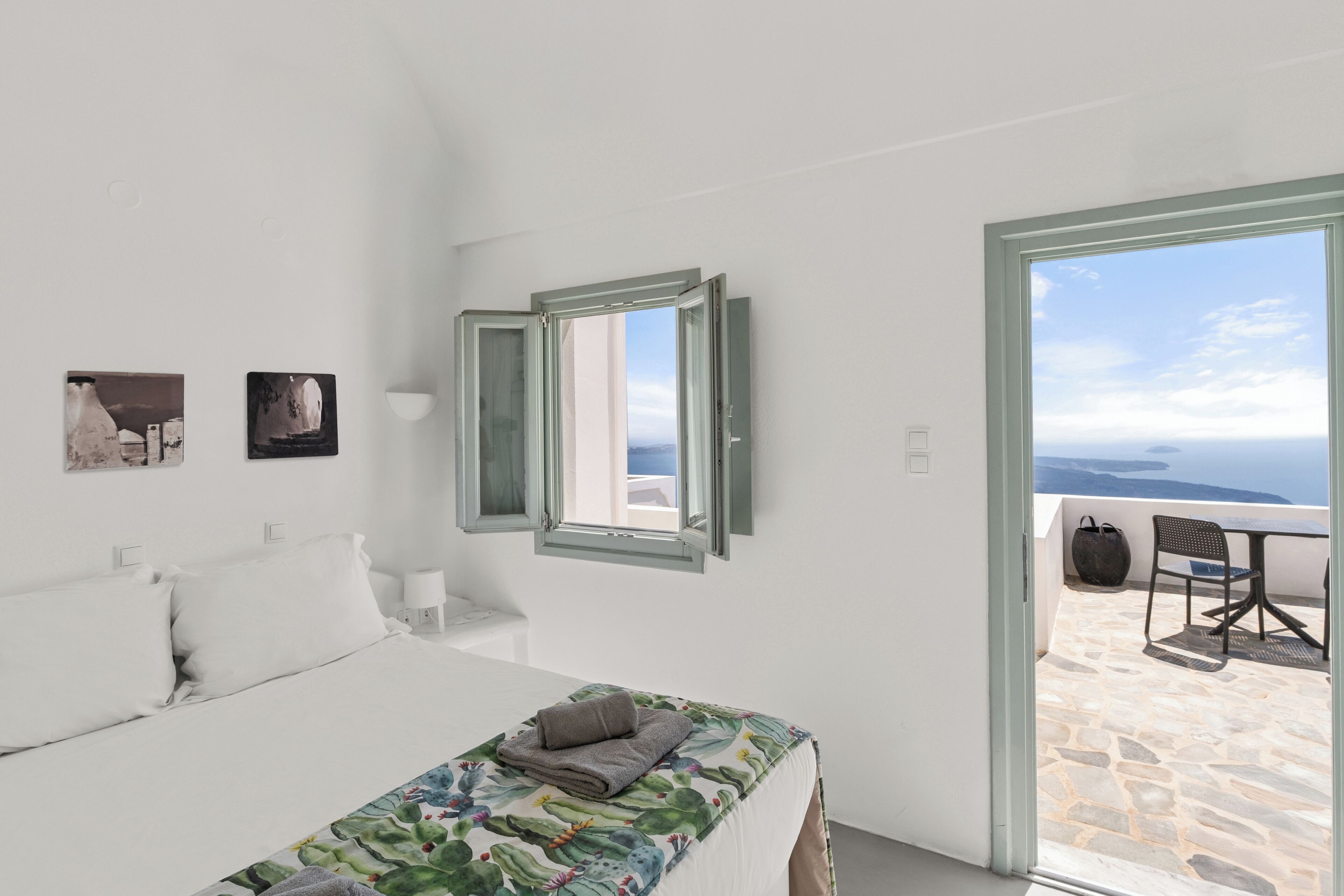 Double Room, Ocean View | In-room safe, desk, soundproofing, iron/ironing board