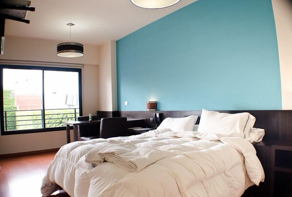 Ropa de cama de alta calidad, cubrecamas y colchones con pillow-top