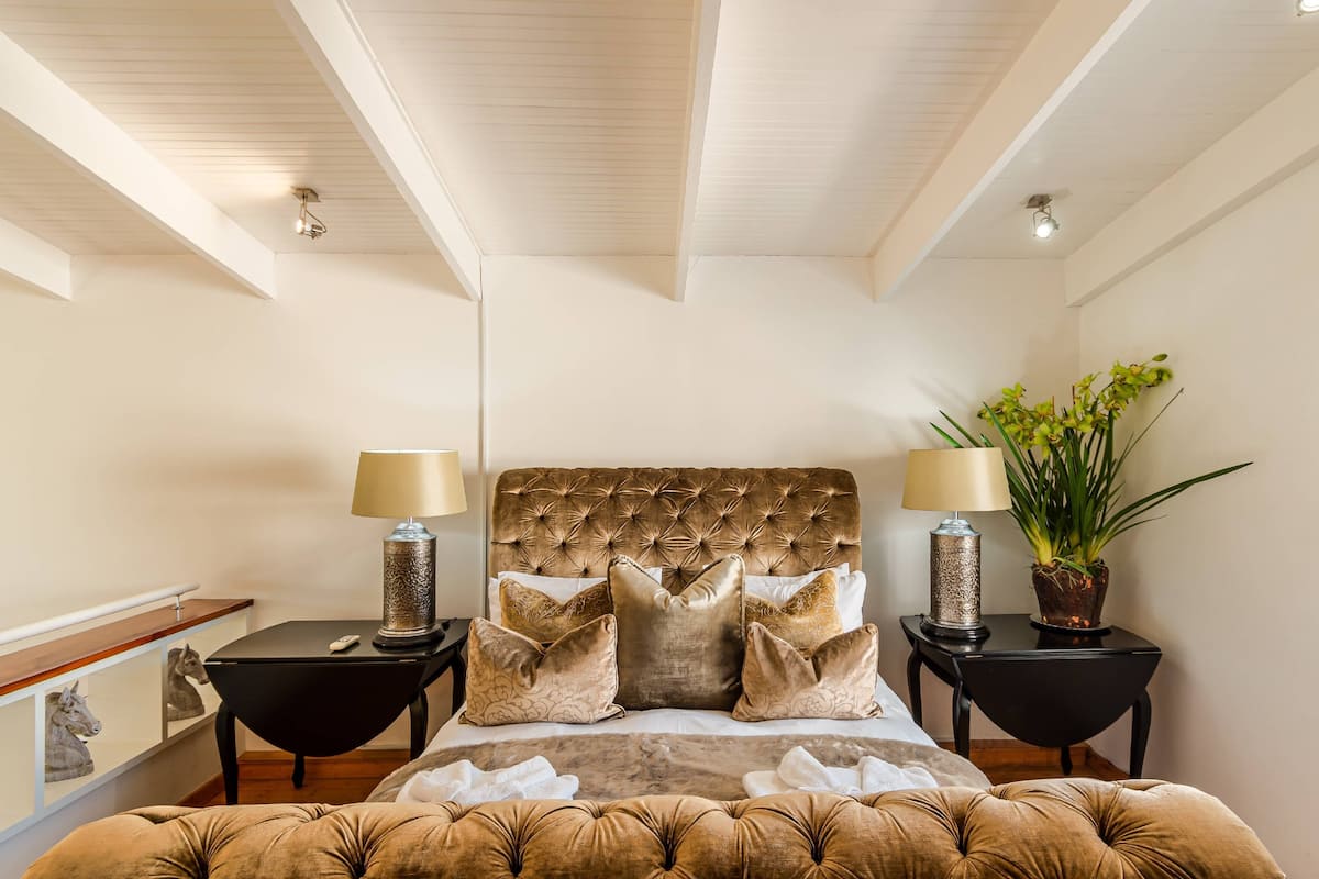 Apartment 3 | 2 bedrooms, in-room safe, individually decorated, individually furnished