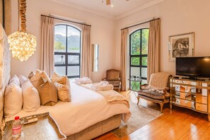 奢华顶层房 | 客房内保险箱、特色装修、特色家居、熨斗/熨衣板