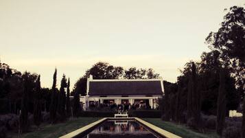 Fachada del alojamiento - Noche