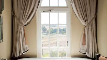 Cottage (Self Catering) | Bathroom | Free toiletries, hair dryer, towels
