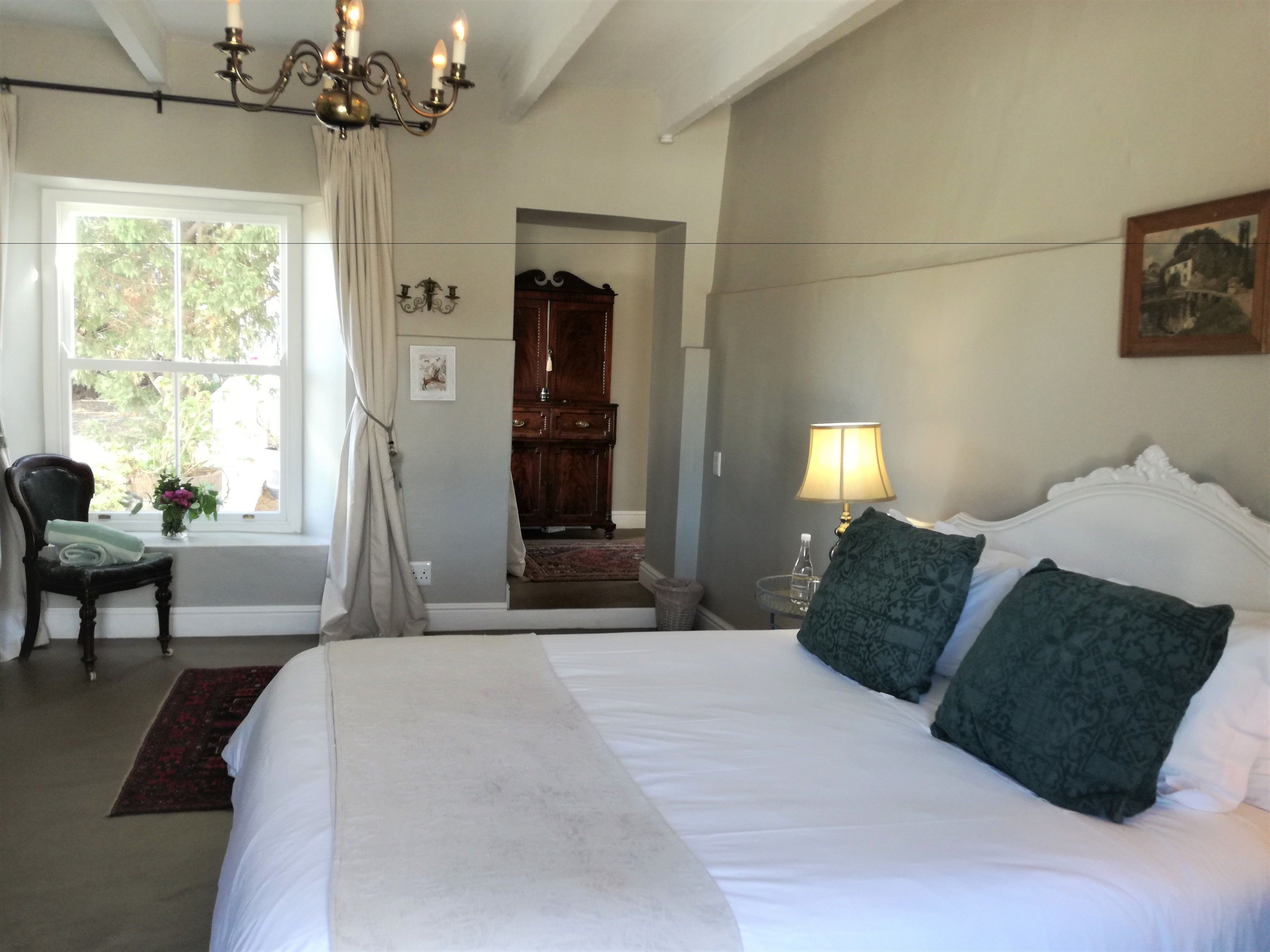 Standard Room | In-room safe, individually decorated, individually furnished, desk