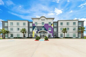 Front of property - Spark by Hilton Victoria (Victoria)