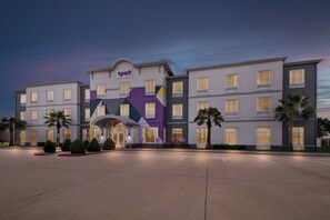 Front of property - Spark by Hilton Victoria (Victoria)