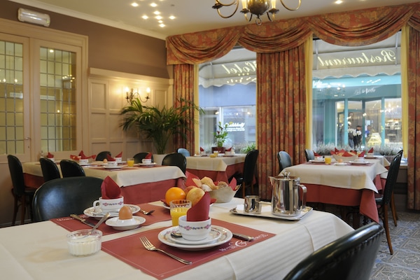 Buffet breakfast for a fee