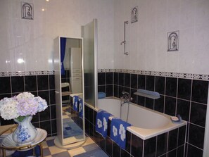 Bathroom - De Vijf Zuilen (Bruges)