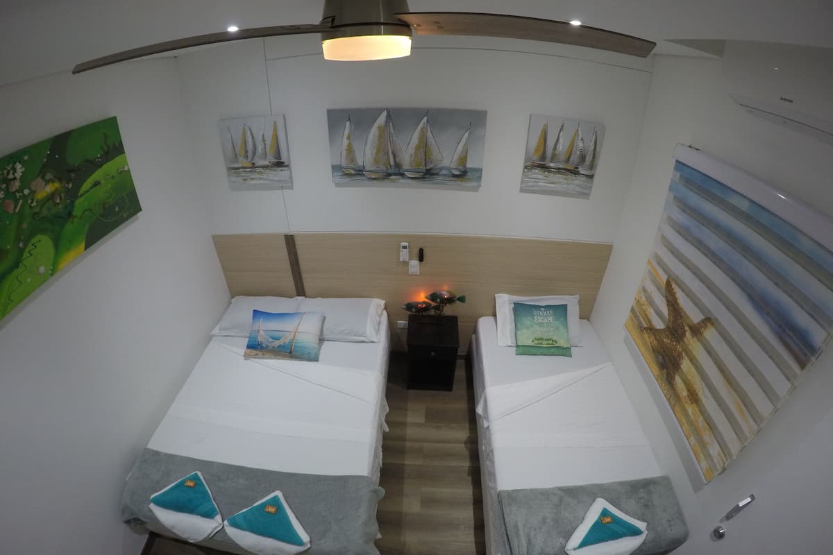 Tripla familiare, 1 camera da letto, non fumatori | 6 camere, minibar, una cassaforte in camera, tende oscuranti