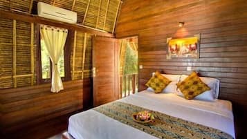 In-room safe, individually furnished, desk, iron/ironing board