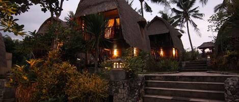 Vista frontal de la propiedad