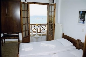 Apartment, Sea View | In-room safe, free cribs/infant beds, free WiFi, bed sheets