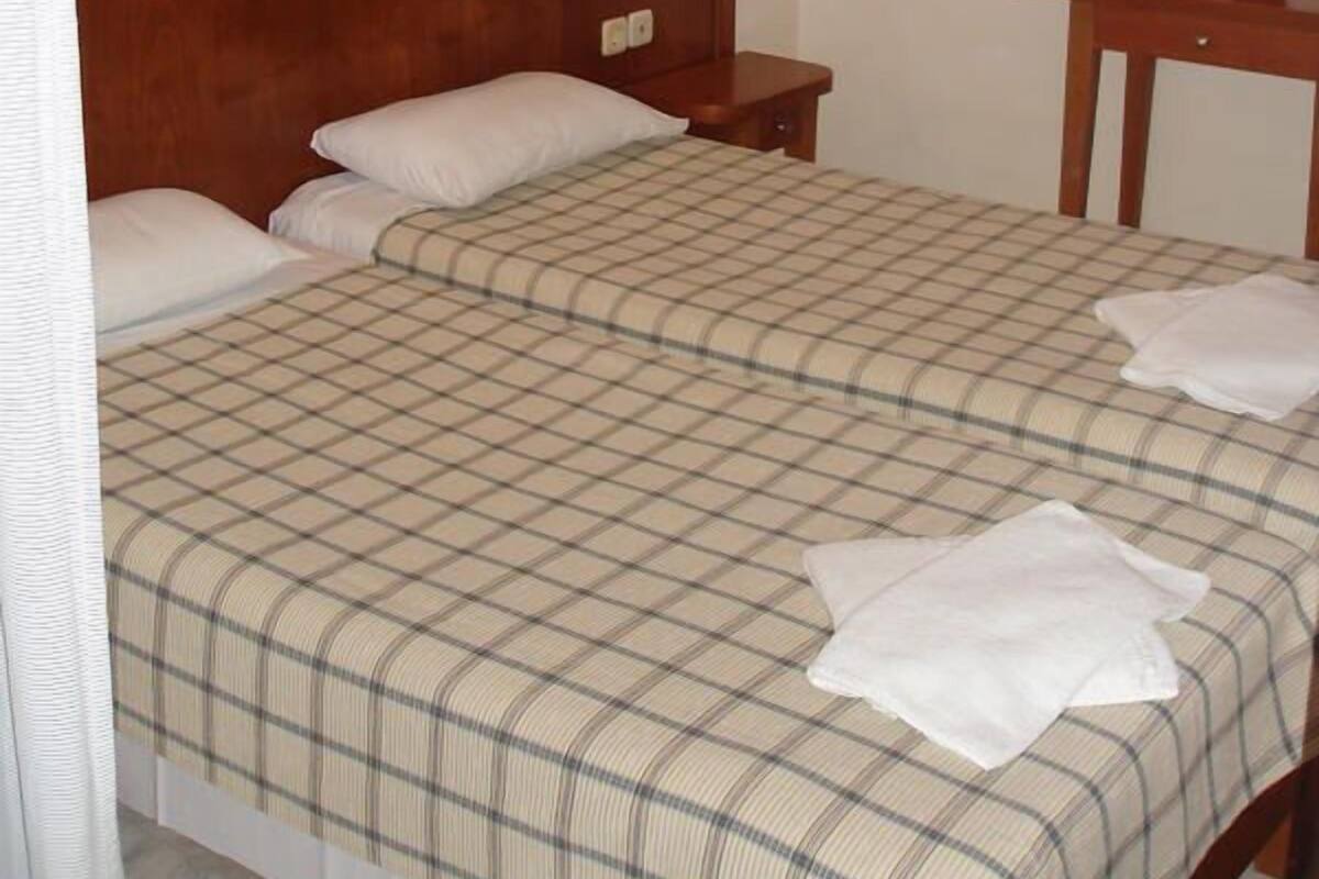 Apartment, Sea View | In-room safe, free cots/infant beds, free WiFi, bed sheets