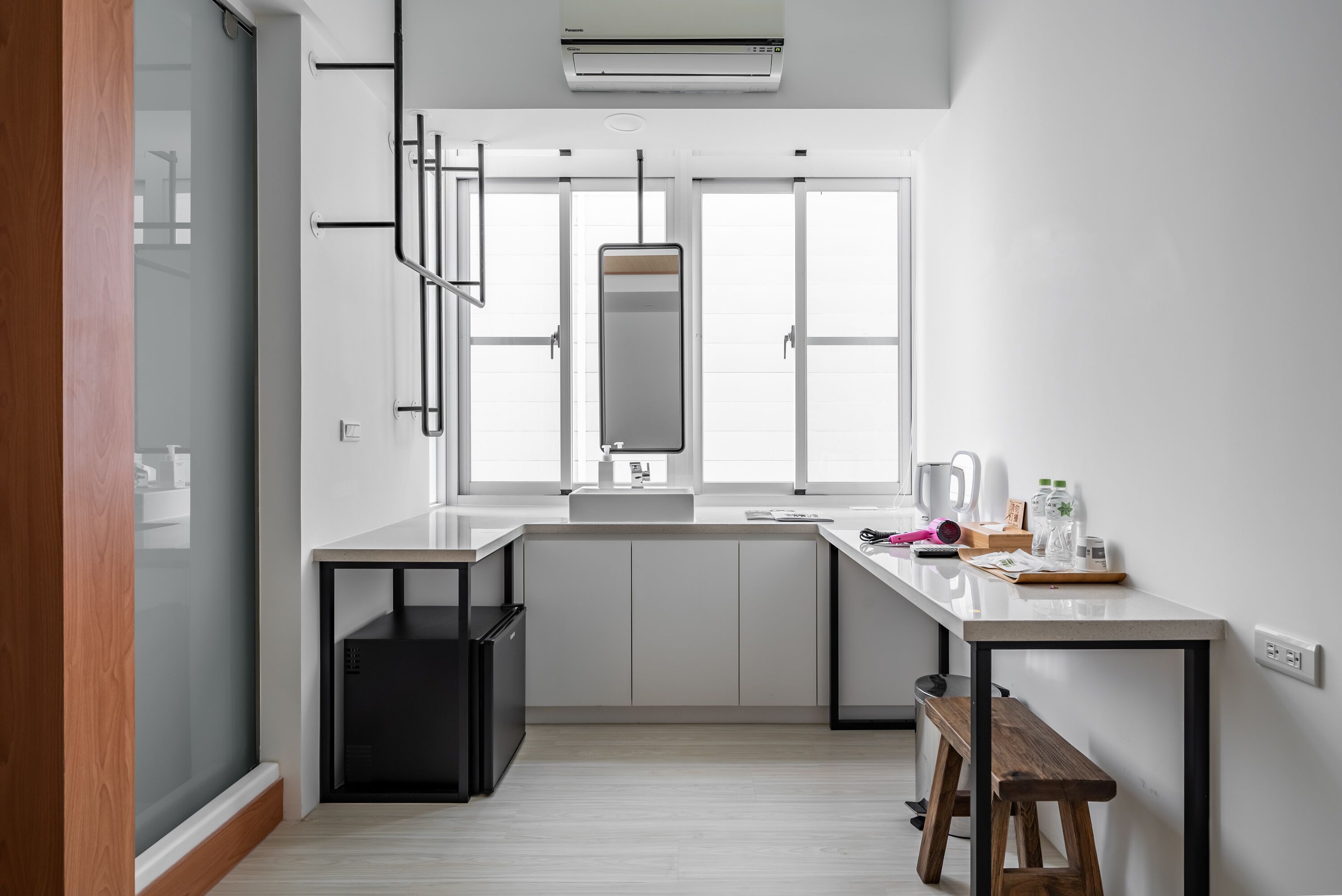 豪華雙人房 | 羽絨被、獨特設計、獨特裝修、書桌