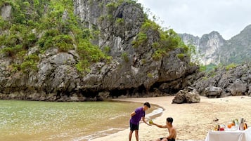 Beach nearby, kayaking, fishing