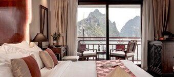 Heritage Line Violet cruise – Ha Long Bay & Lan Ha Bay 