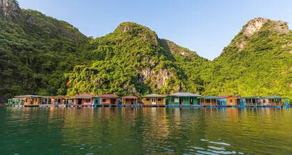 Heritage Line Violet cruise â Ha Long Bay & Lan Ha Bay