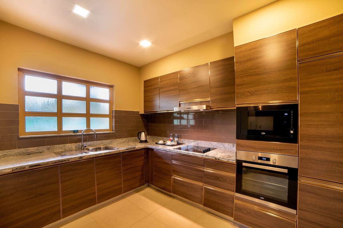 junior suite | private kitchenette | mini-fridge, coffee/tea maker, electric kettle