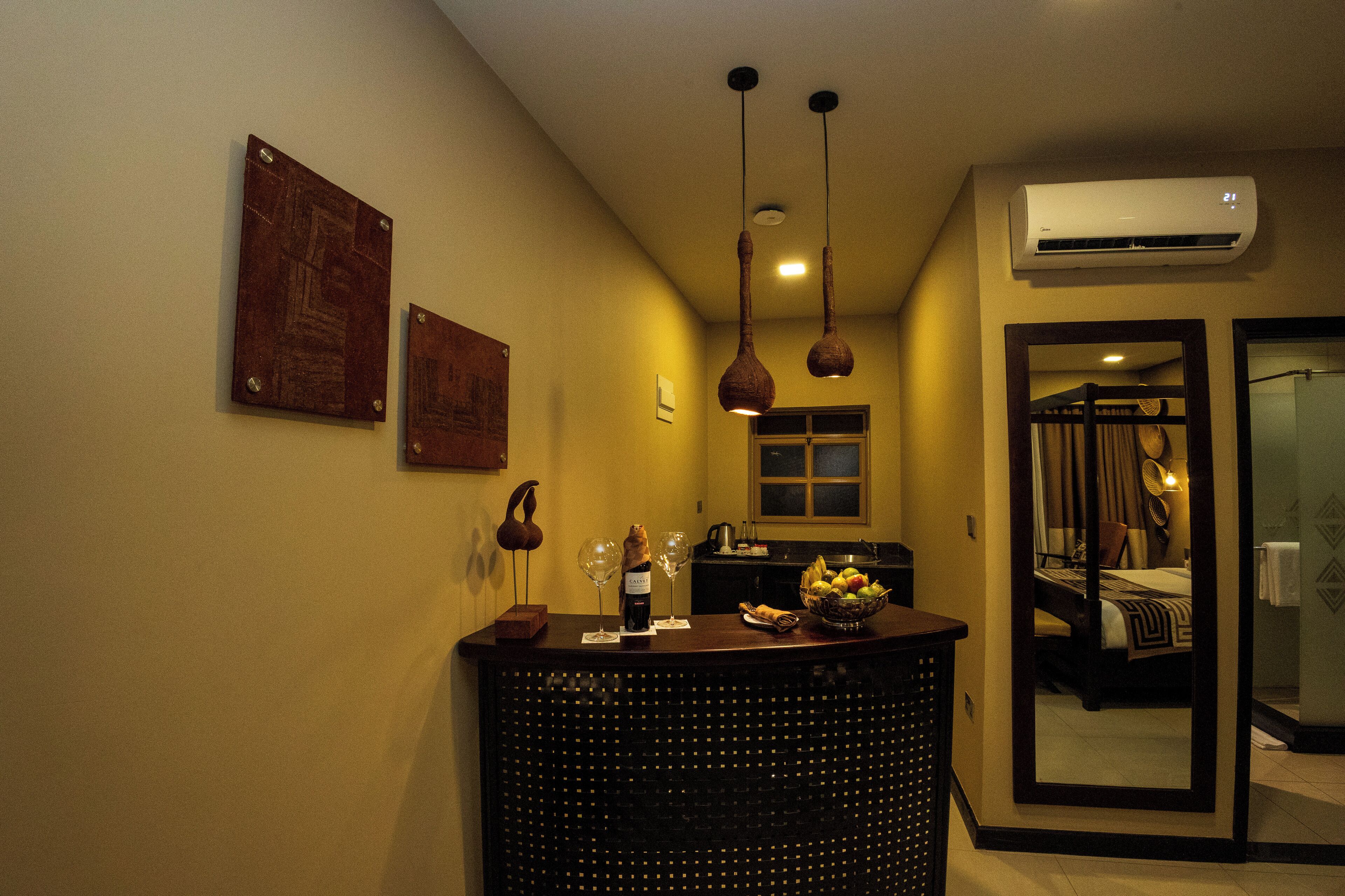 studio, 1 king bed, garden view | living area | 40-inch tv with satellite channels