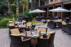 4 restaurantes: opção de café da manhã, almoço e jantar