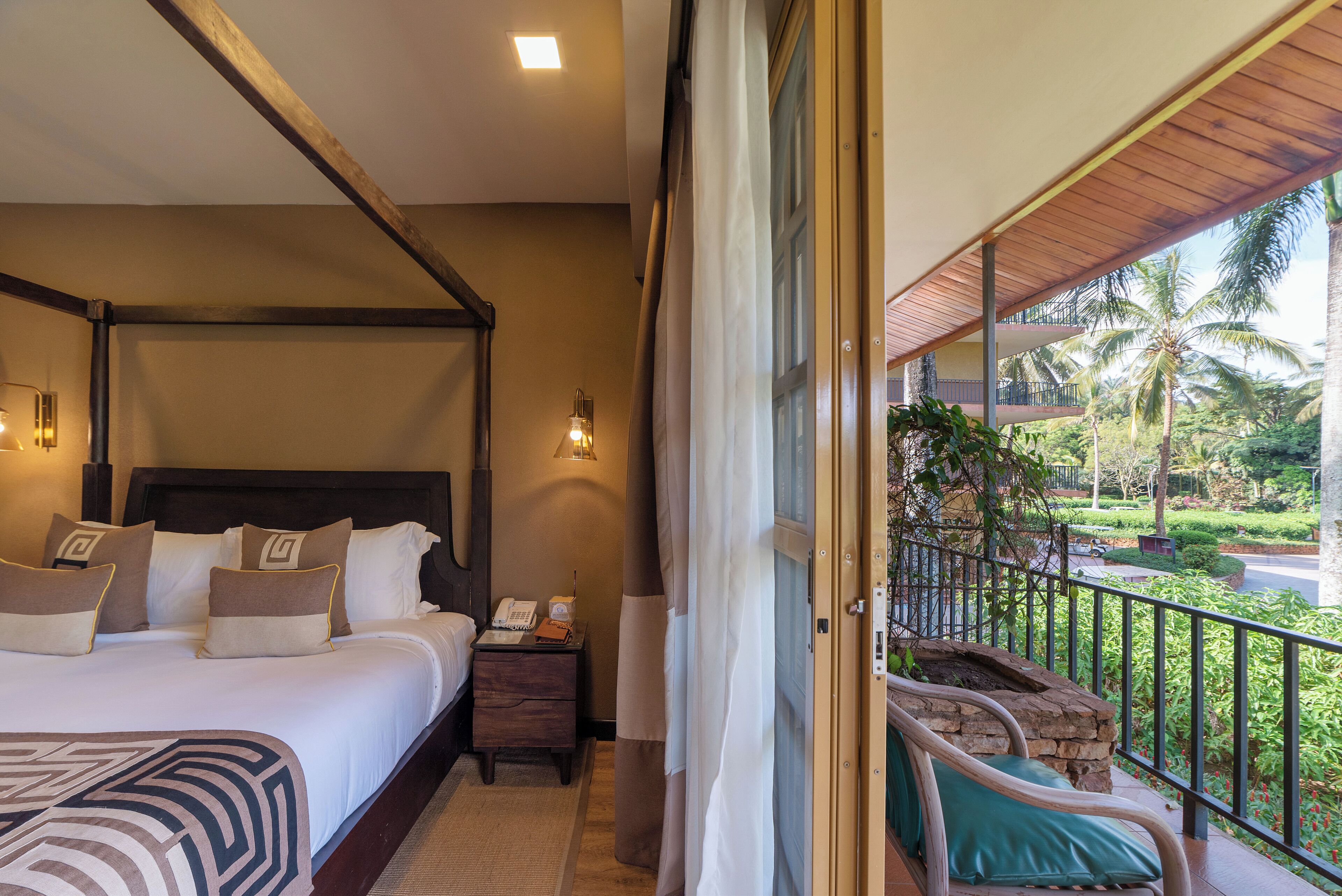 junior suite | 2 bedrooms, in-room safe, desk, laptop workspace