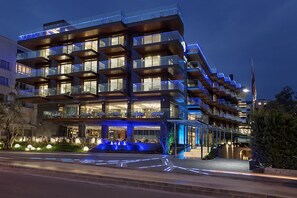 Front of property – evening/night - Doubletree By Hilton Kusadasi - Special Class (Kusadasi)