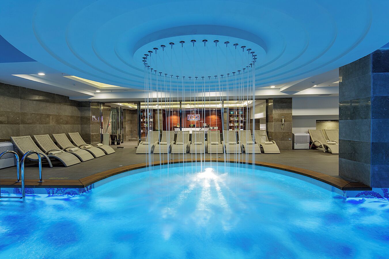 Seasonal outdoor pool, sun loungers