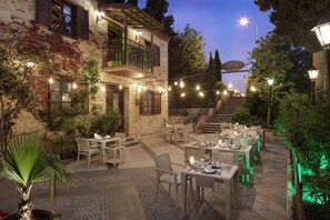 Restaurant - Doubletree By Hilton Kusadasi - Special Class (Kusadasi)