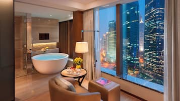 Mandarin, Habitación, 1 cama de matrimonio grande | Minibar, caja fuerte, escritorio y espacio para trabajar con un portátil