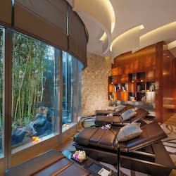 Espace de soins pour les couples, sauna, hammam, soins d'aromathérapie