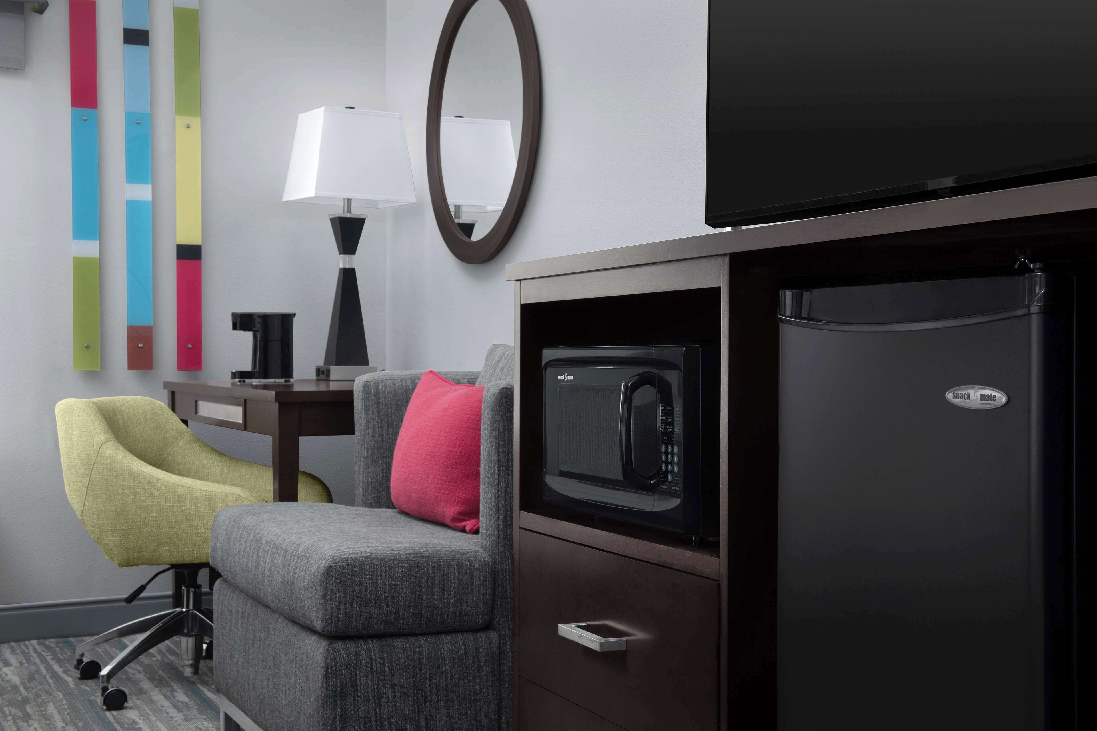 hypo-allergenic bedding, in-room safe, desk, laptop workspace