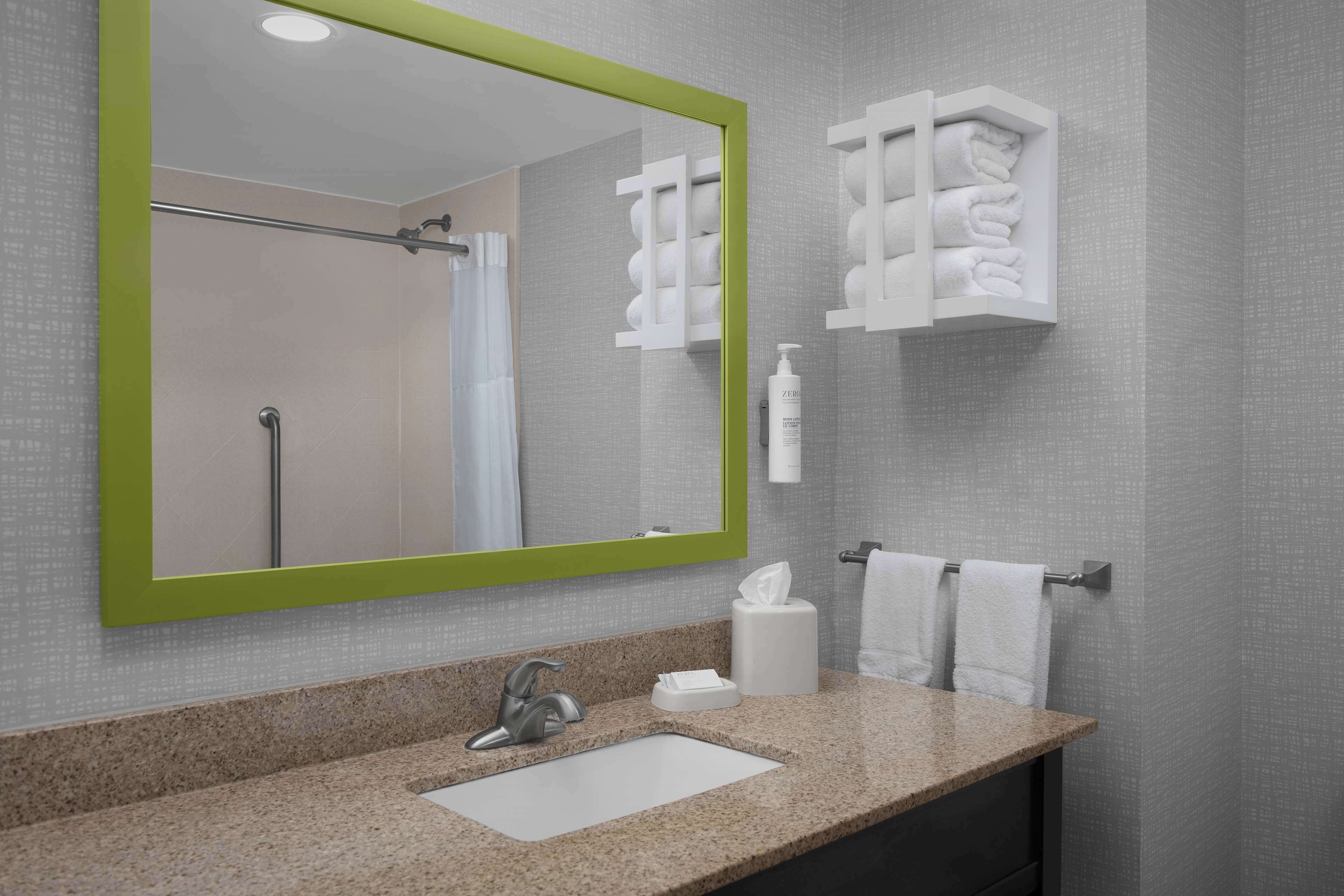 hydromassage showerhead, free toiletries, hair dryer, towels