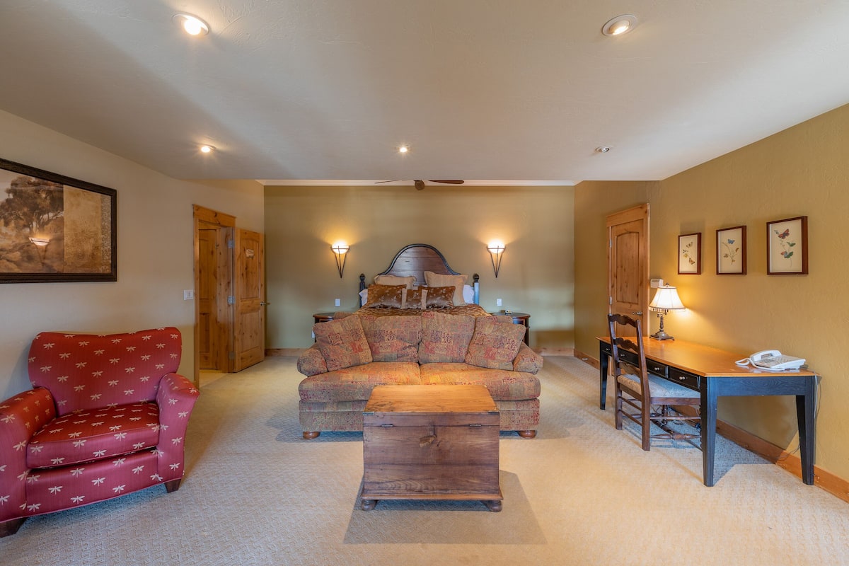 Premium Room (Not Pet Friendly and No Elevator) | Premium bedding, down comforters, blackout drapes, iron/ironing board